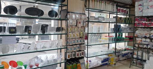 عکس ظروف یکبار مصرف و تم تولد مرکزی