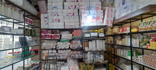 ظروف یکبار مصرف و تم تولد مرکزی