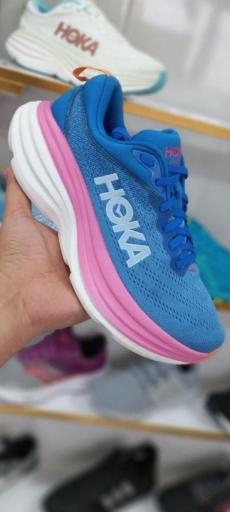 عکس کتونی استوک و تانای غیاثی