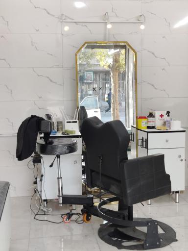 عکس آرایشگاه مردانه عالیجناب