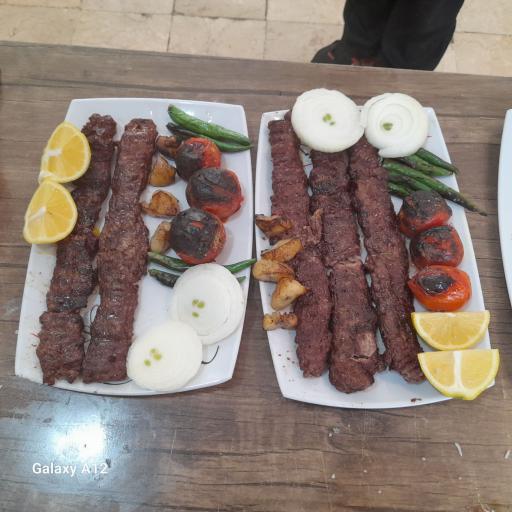 عکس کبابی زنده رود بختیاری