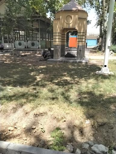 عکس آرامگاه صامت بروجردی