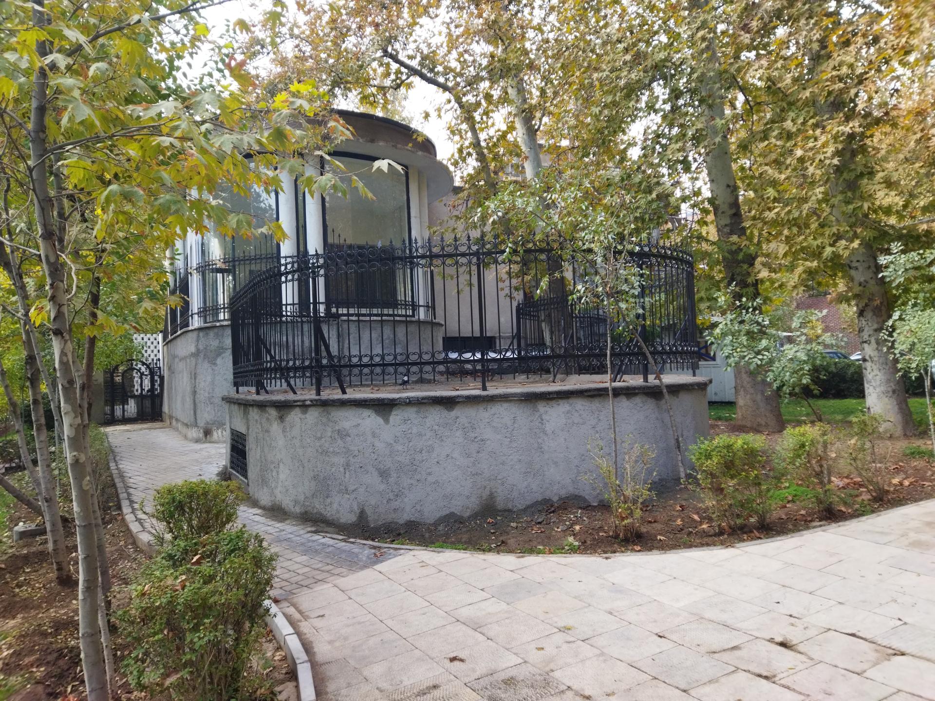 عکس درب ورودی موزه