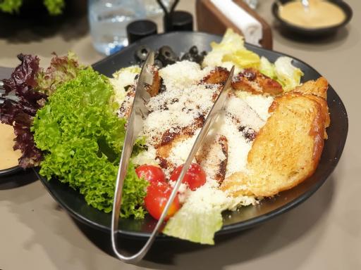 عکس کافه و رستوران موتا