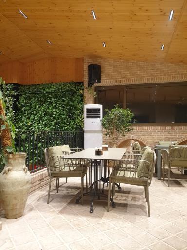 عکس کافه و رستوران موتا