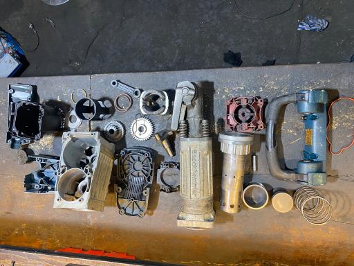 عکس تعمیر و اجاره ابزار