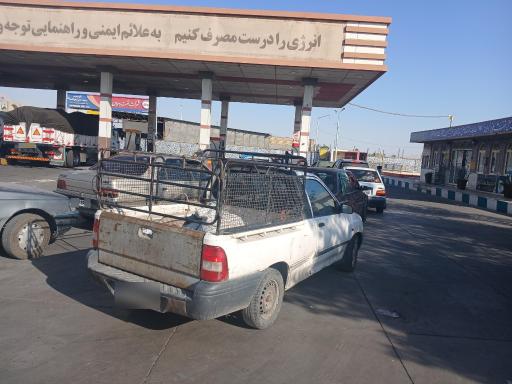 عکس جایگاه سوخت (بنزین و گازوئیل)