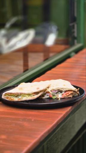 عکس لیاندر پیتزا