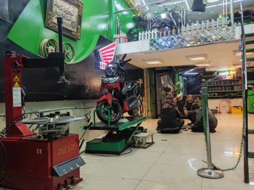 عکس تعمیرگاه موتور سیکلت موتور زد 