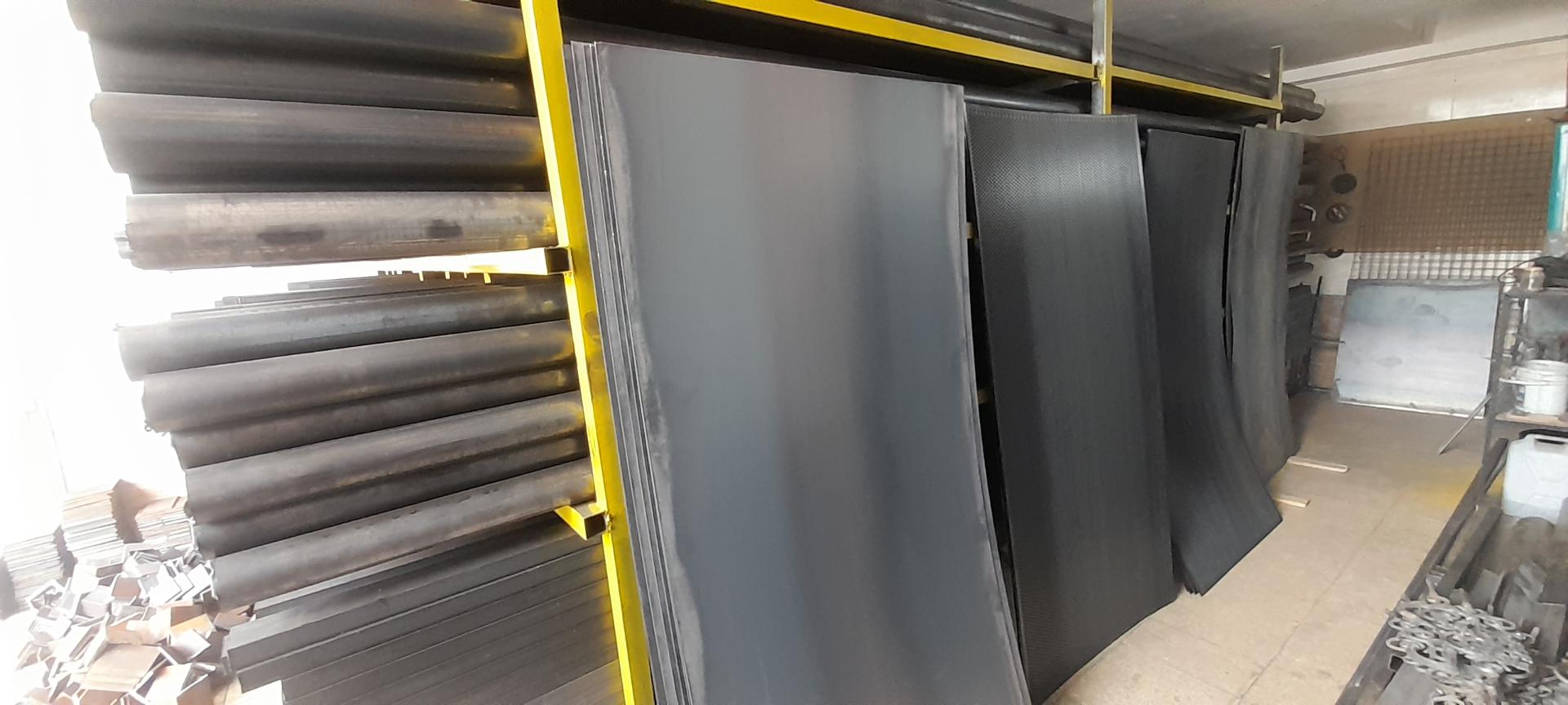 عکس آهن فروشی بان پرور