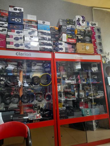 عکس فروشگاه آلپاین