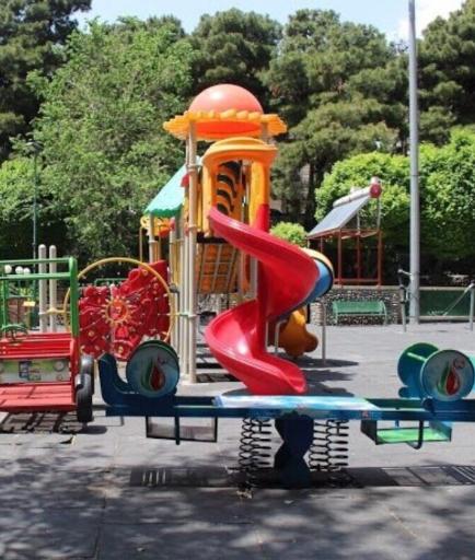 عکس ورودی پارک ساعی از خیابان  وزرا