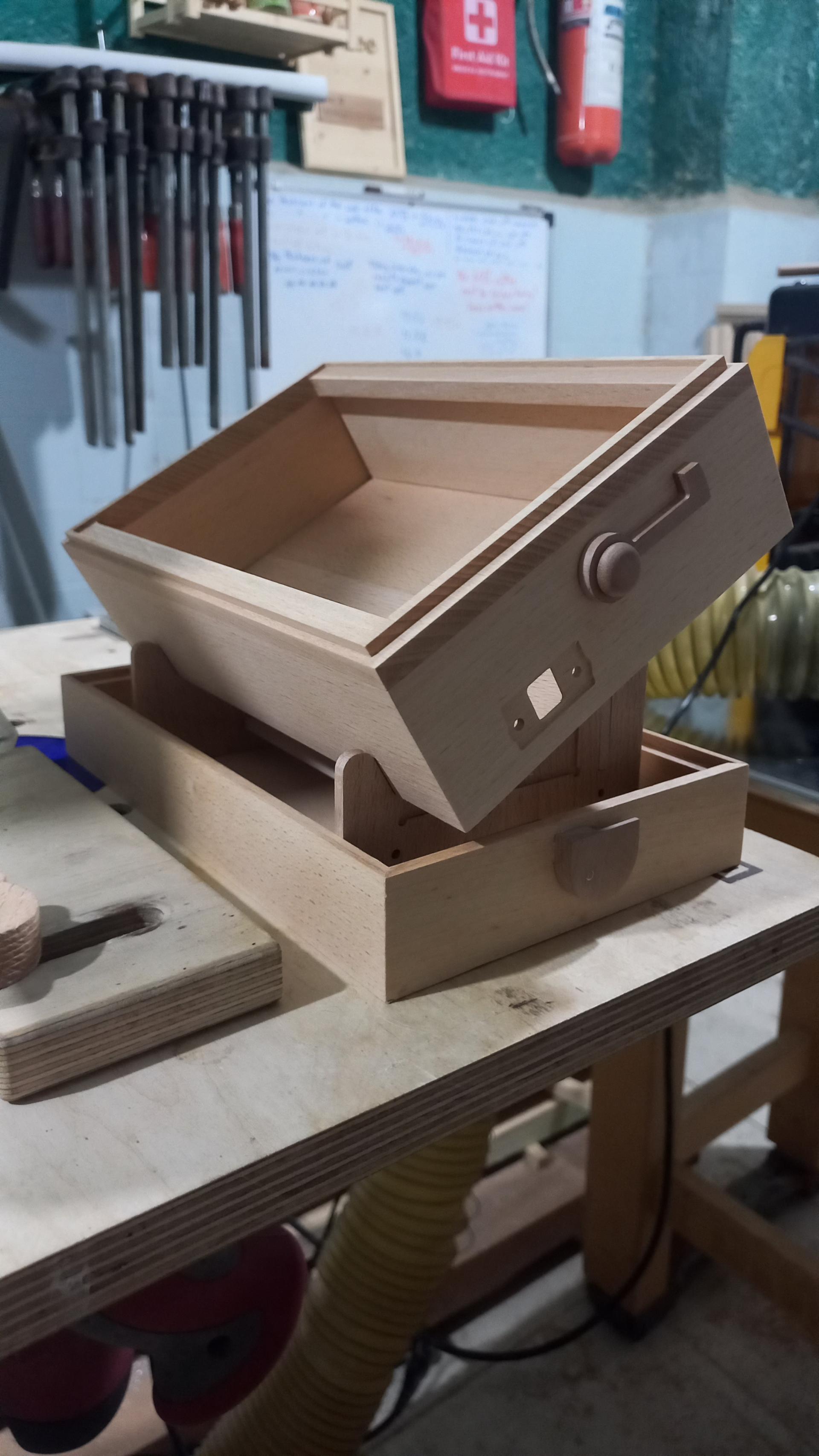 عکس کارگاه نجاری دارکوب