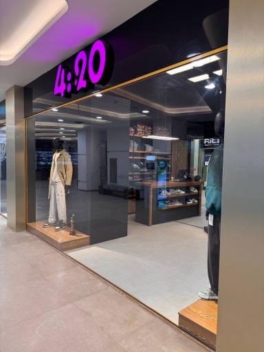 عکس بوتیک ۴:۲۰