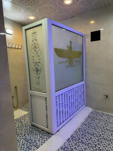 عکس عمارت یزدان