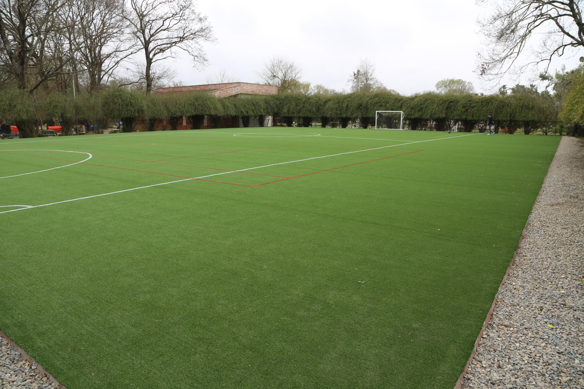 عکس زمین چمن مصنوعی