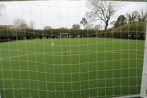 عکس زمین چمن مصنوعی