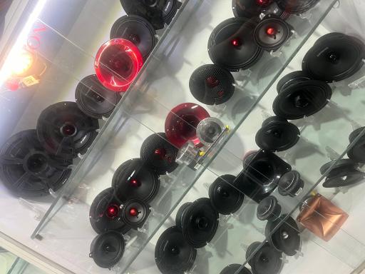 عکس لوازم صوتی تصویری و لوازم لوکس ماشین