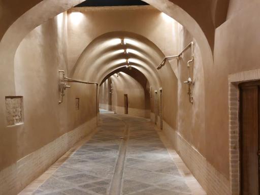 عکس بازارچه تاریخی بفروئیه