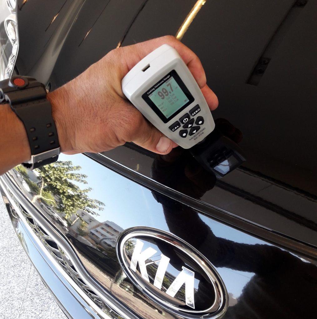 عکس کارشناسی رنگ بدنه و فنی خودرو آرتا