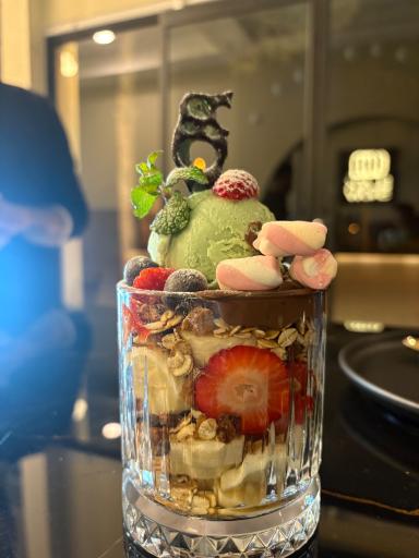 عکس کافی‌شاپ برف سیاه