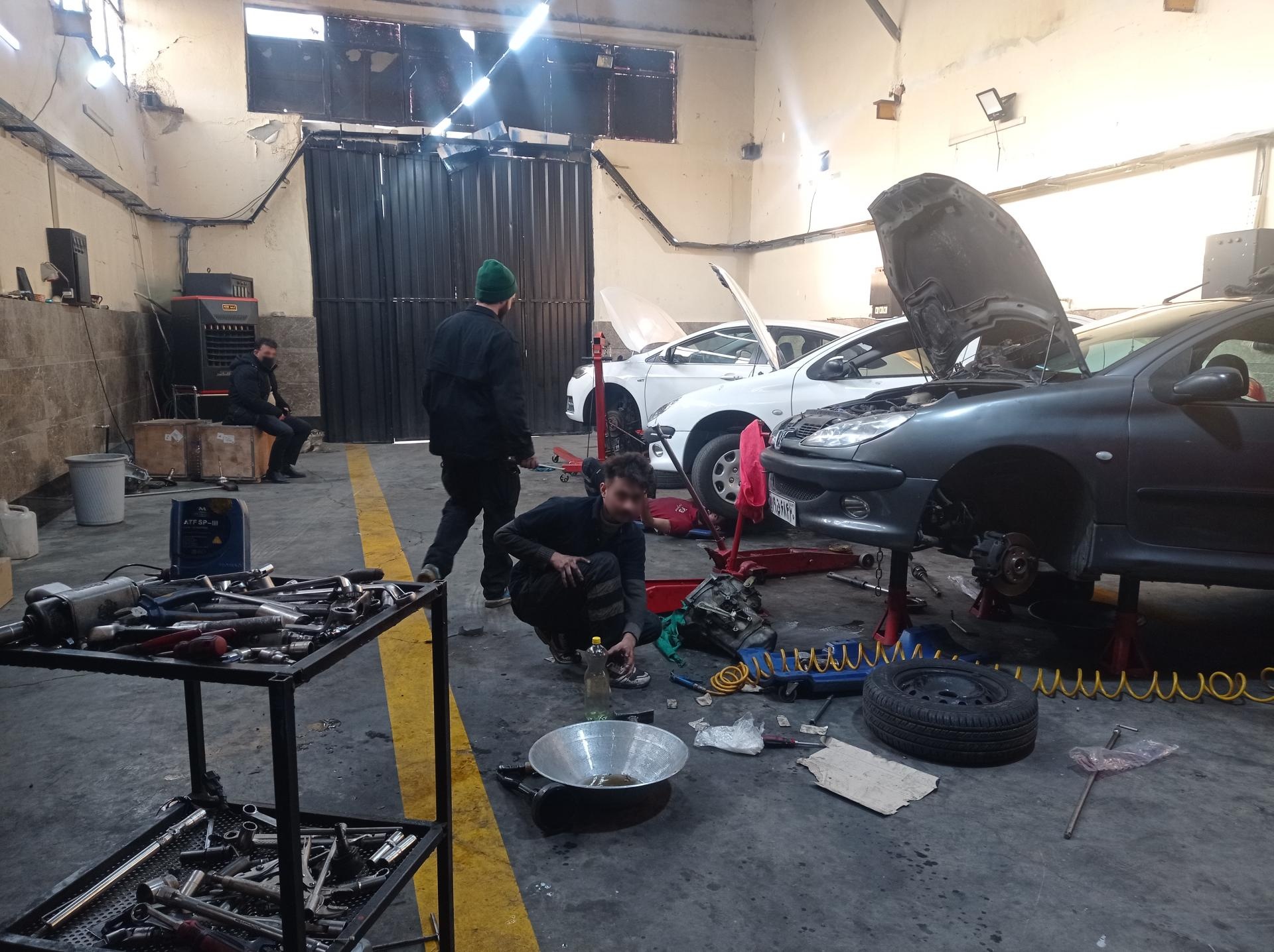 عکس تعمیرگاه جلوبندی سازی اسماعیل اعزامی