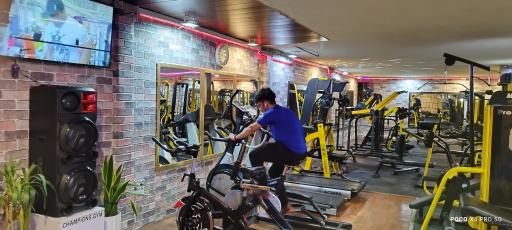 عکس باشگاه بدنسازی قهرمانان افسریه