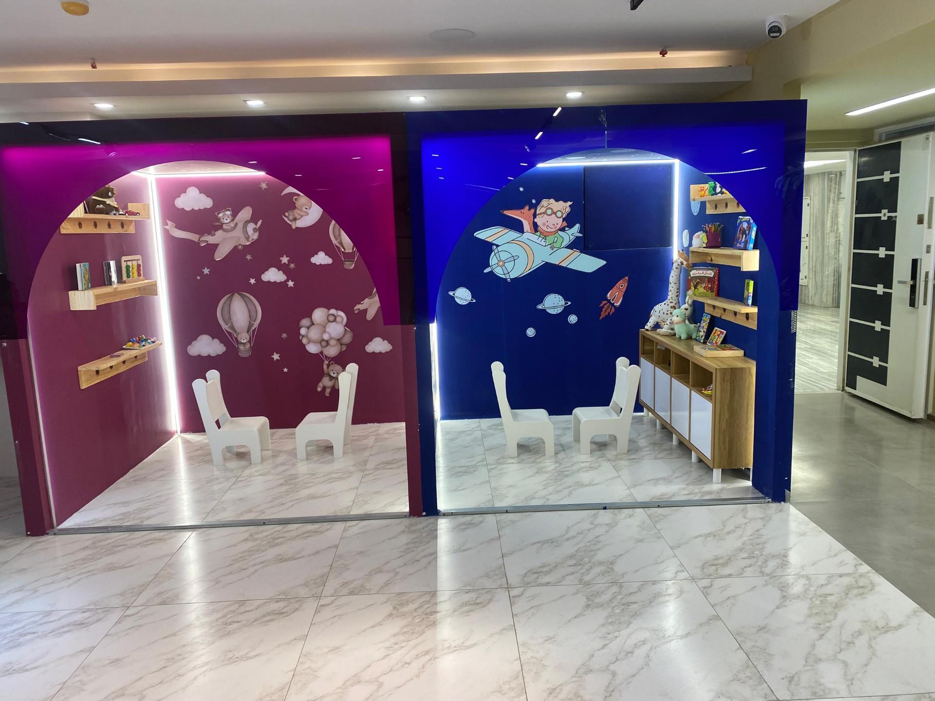 عکس بینایی سنجی و عینک سازی حمزه کمری نیا 