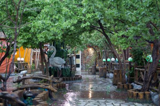 عکس رستوران باغ بهشت