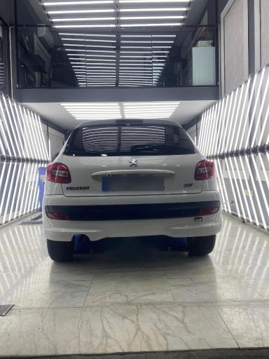 عکس کارشناسی تشخیص رنگ و فنی خودرو امیریان 