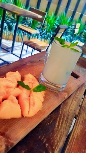 عکس کافه کوزه‌ گر