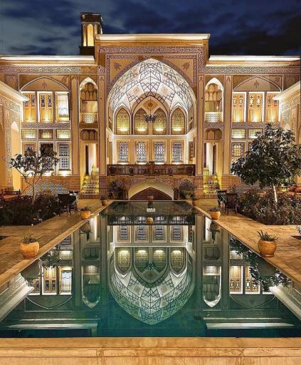 عکس اقامتگاه سنتی مهینستان راهب کاشان