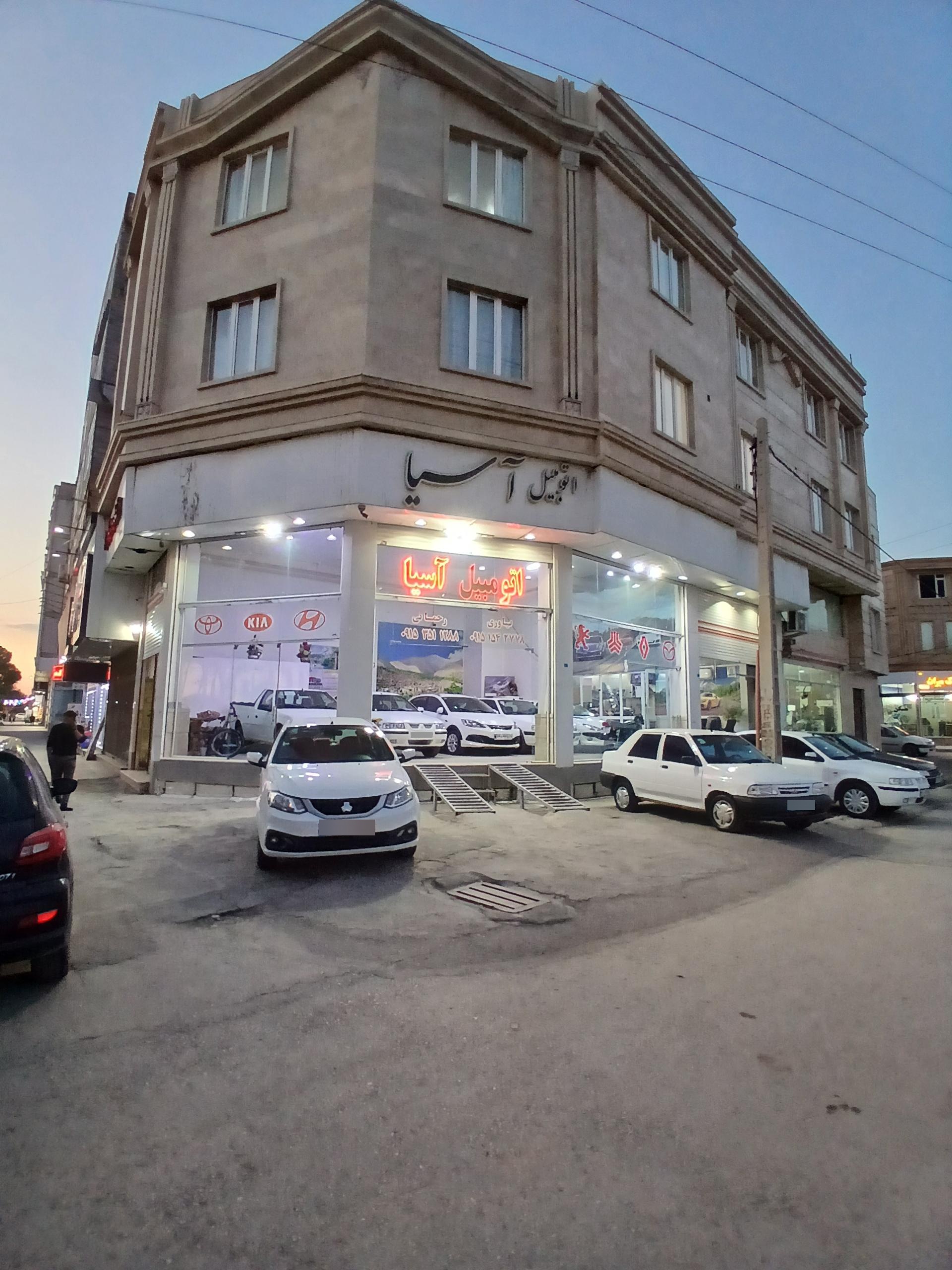 عکس اتومبیل آسیا