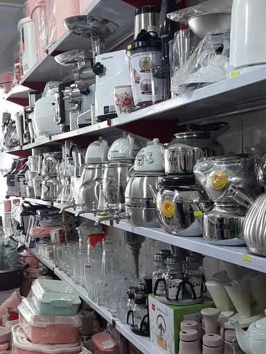 عکس فروشگاه لوازم آشپزخانه و پلاستیک آپادانا