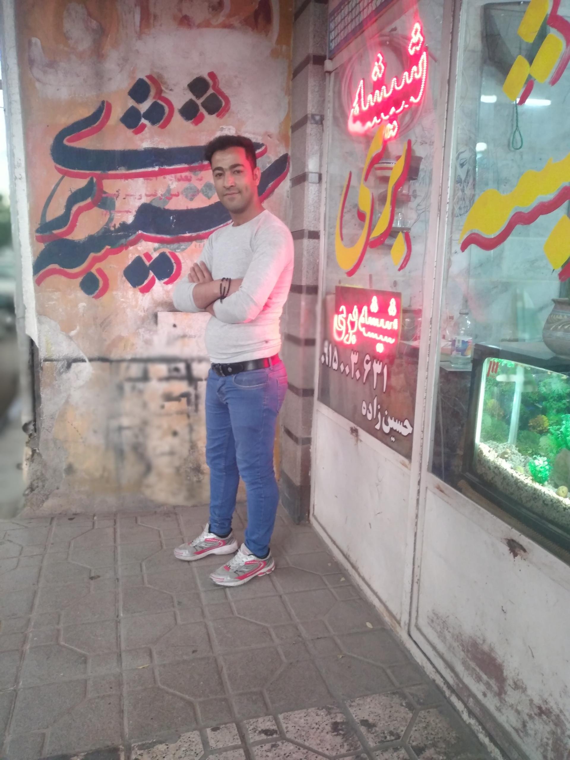 عکس شیشه ساختمانی حسین زاده