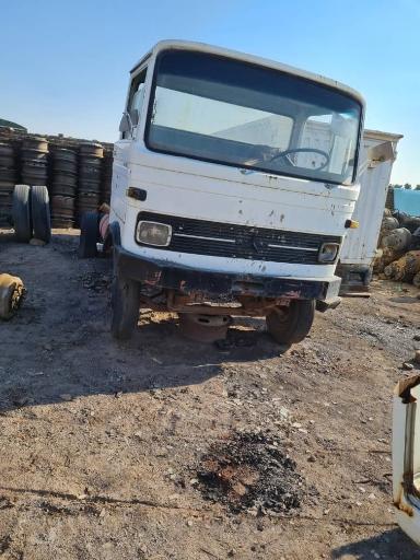 عکس استوک کامیون و اتوبوس صالحی