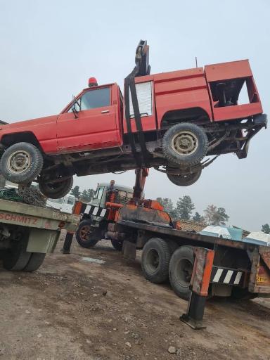 عکس استوک کامیون و اتوبوس صالحی