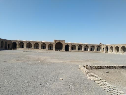 عکس کاروانسرای دیر گچین