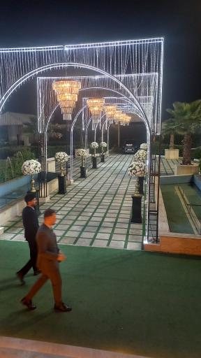 عکس عمارت آرمان