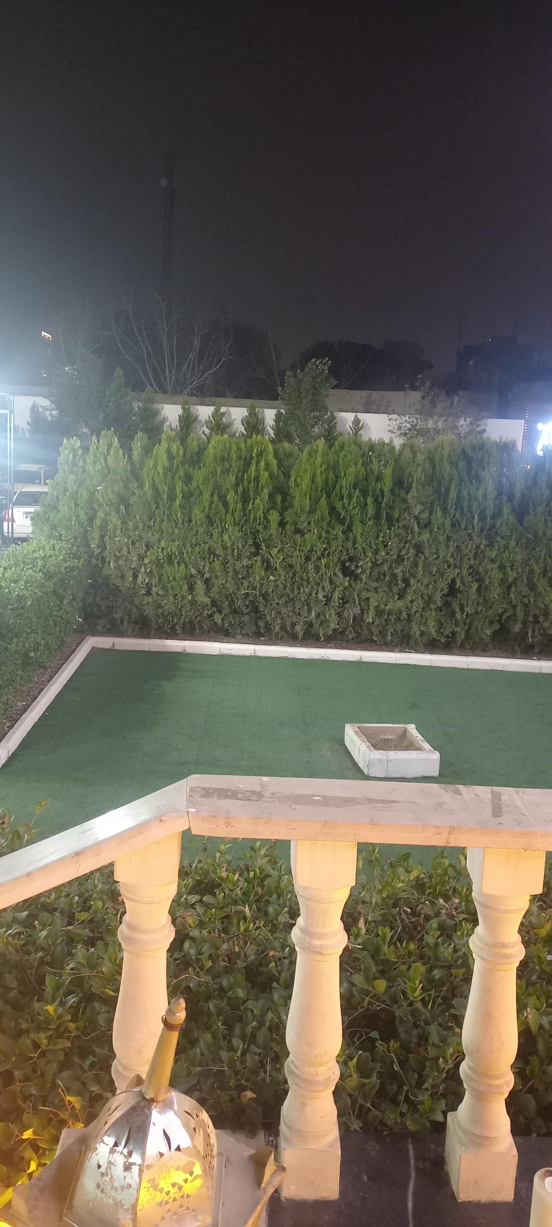 عکس عمارت آرمان