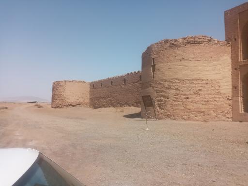 عکس کاروانسرای دیر گچین