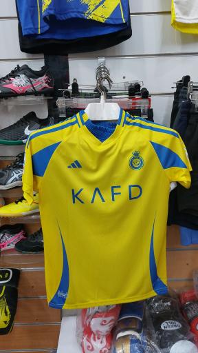 عکس پوشاک و لوازم ورزشی صمدی 