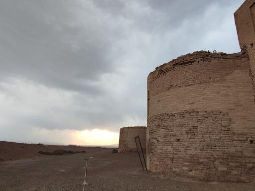 عکس کاروانسرای دیر گچین