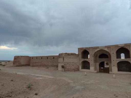 عکس کاروانسرای دیر گچین