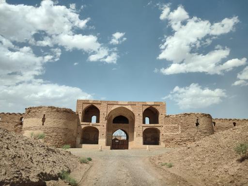 عکس کاروانسرای دیر گچین