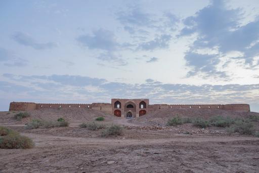 عکس کاروانسرای دیر گچین