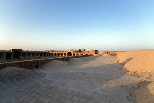 عکس کاروانسرای دیر گچین