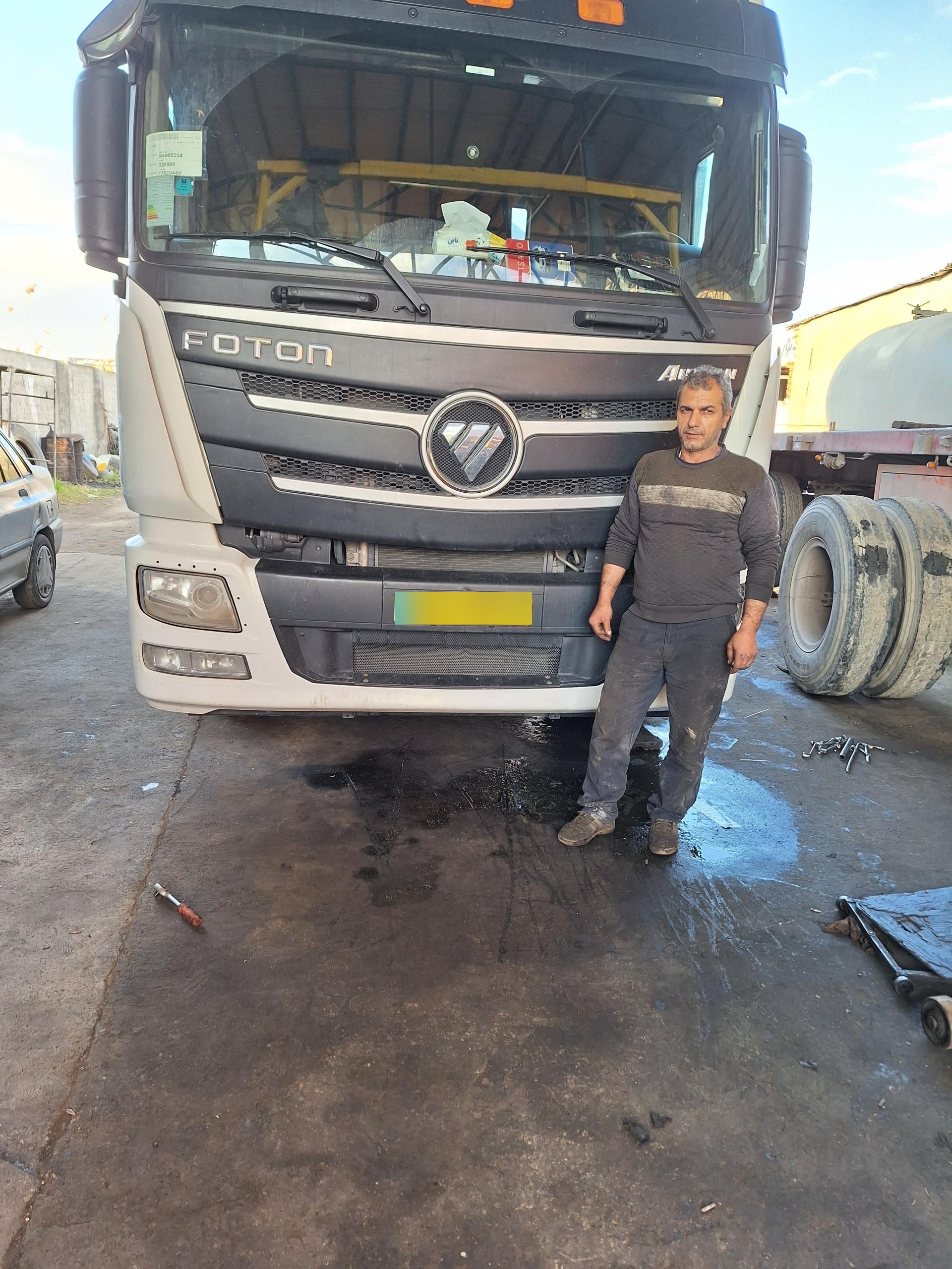 عکس تعمیرگاه اسکانیا و فوتون