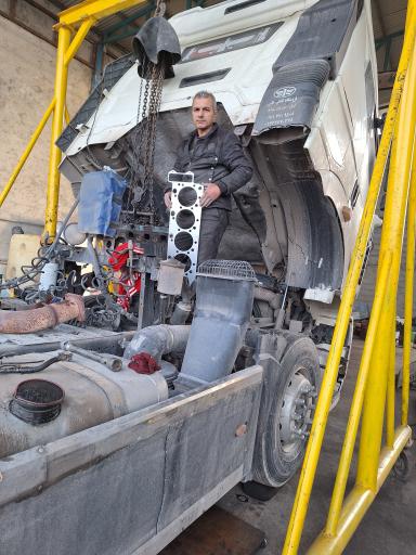 عکس تعمیرگاه اسکانیا و فوتون