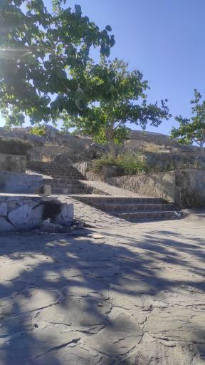 عکس پارک تپه سنگی وحیدیه طرقبه